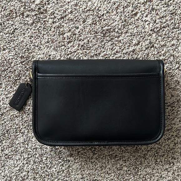 *SOLD* Vintage Coach Black Pocket Purse 9755 Crossbody Bag - Picture 4 of 9